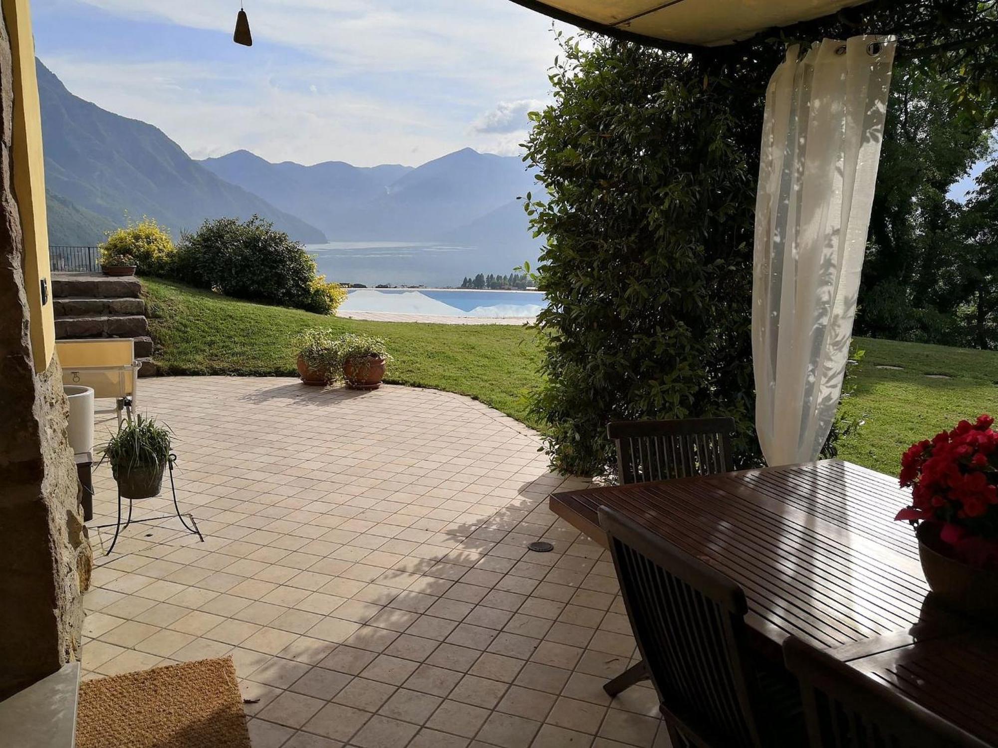 Villa In Pisogne With Pool Garden And Lake View ภายนอก รูปภาพ