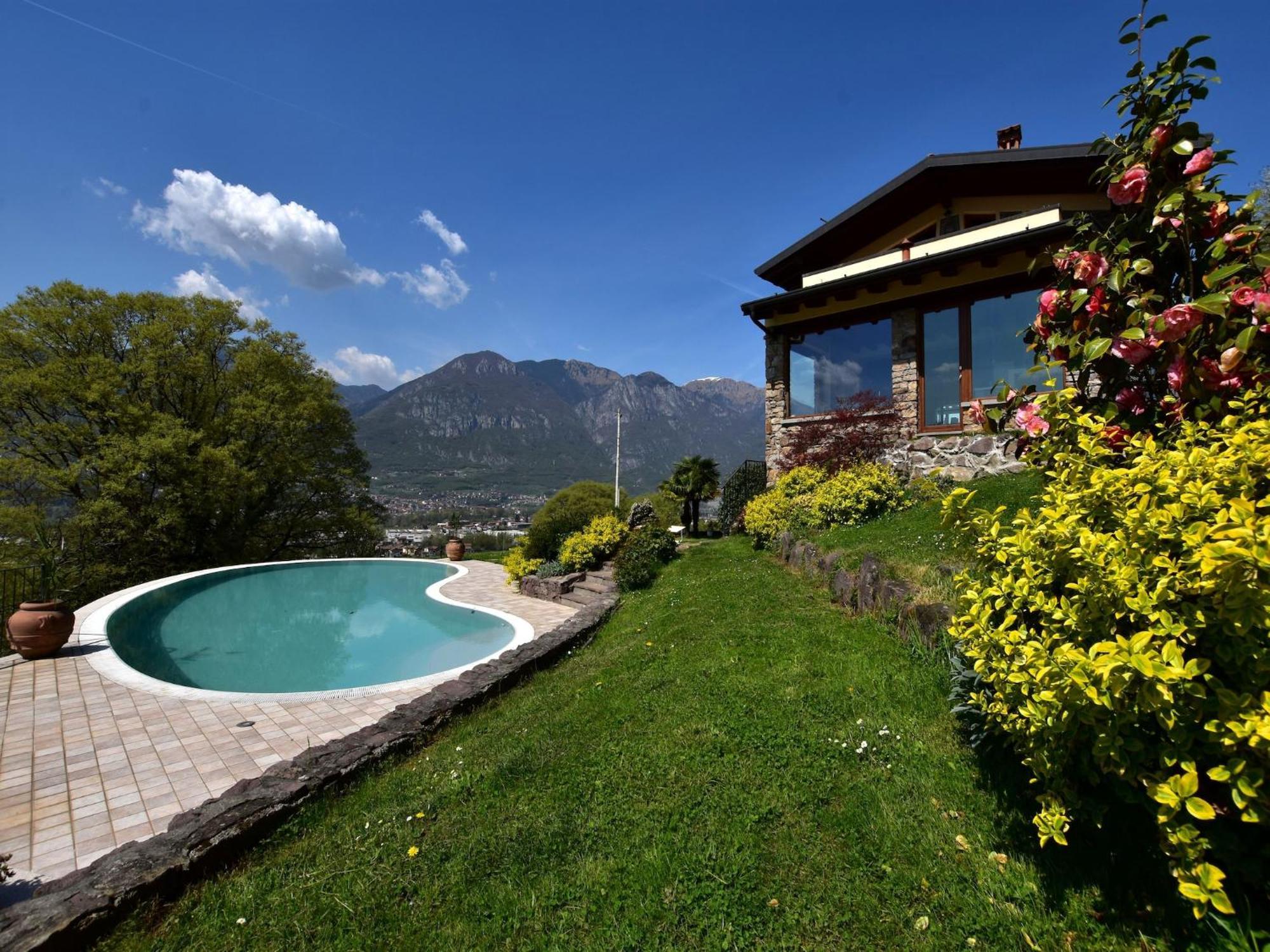 Villa In Pisogne With Pool Garden And Lake View ภายนอก รูปภาพ