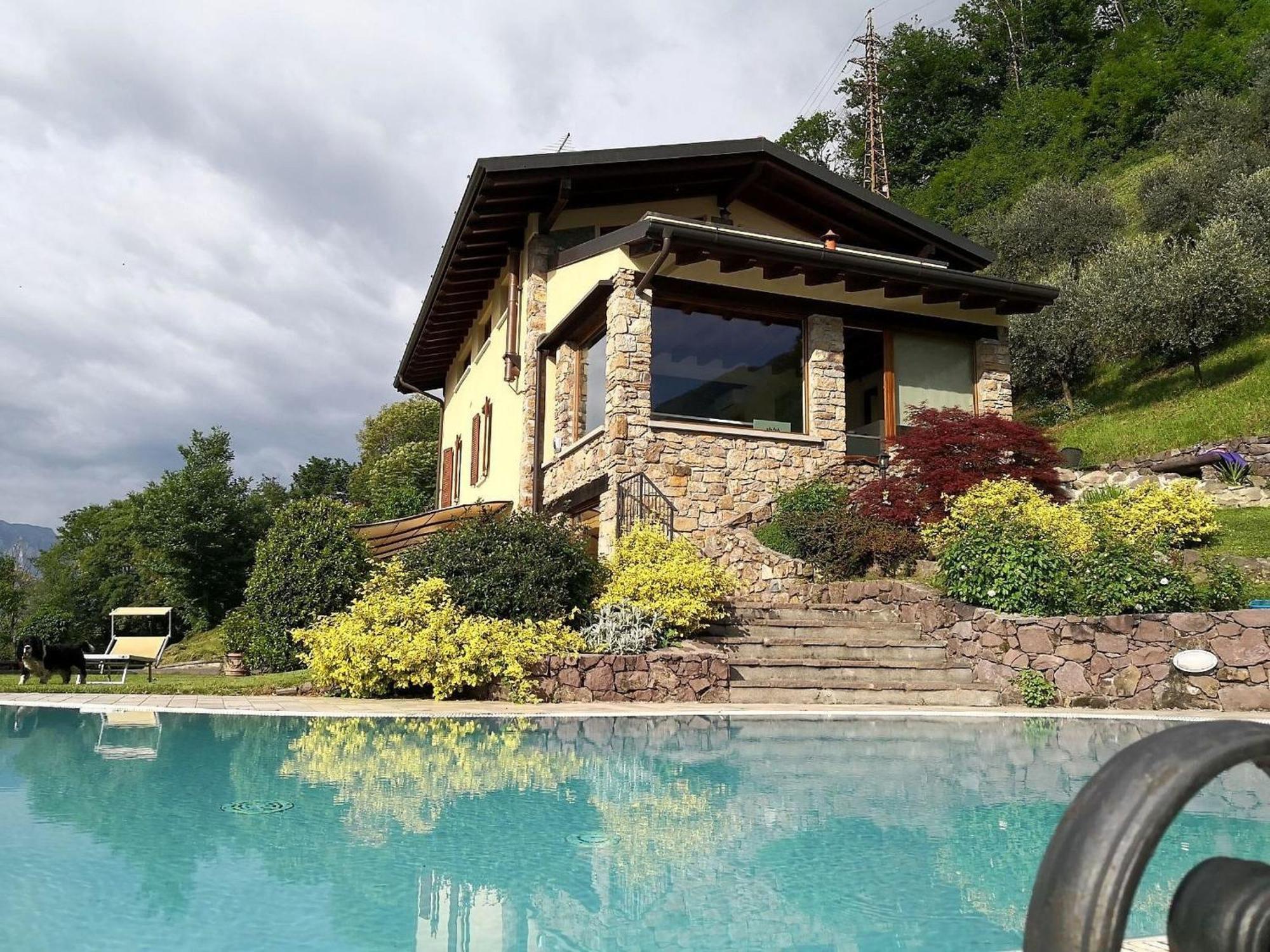 Villa In Pisogne With Pool Garden And Lake View ภายนอก รูปภาพ